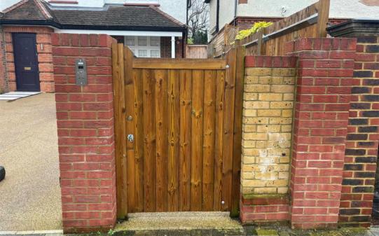 Electric Gates Putney 1b