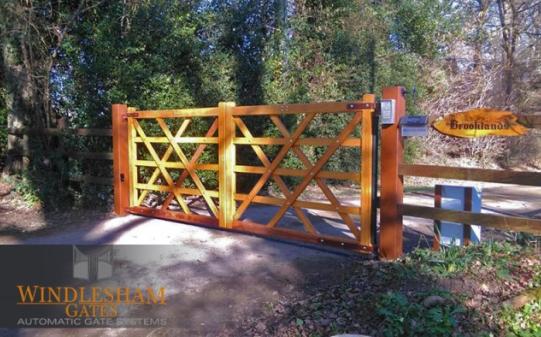 Flat Top Timber Gate