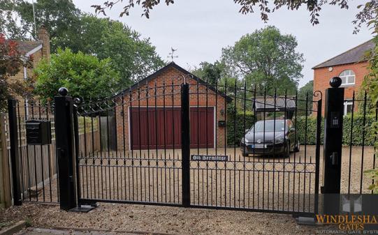 S-Top Driveway Metal Gate