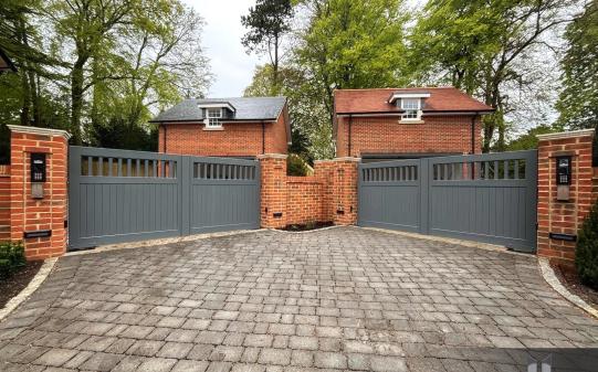 Accoya Swing Gates in Winchester - Windlesham Gates