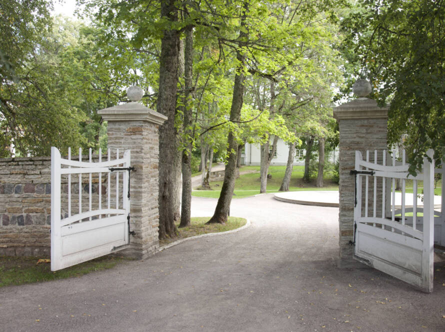 Why Choose Accoya Wood for Your Electric Gate