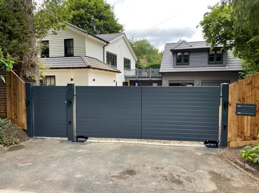 How to Choose the Right Size, Style, and Automation for Your Bespoke Electric Gate