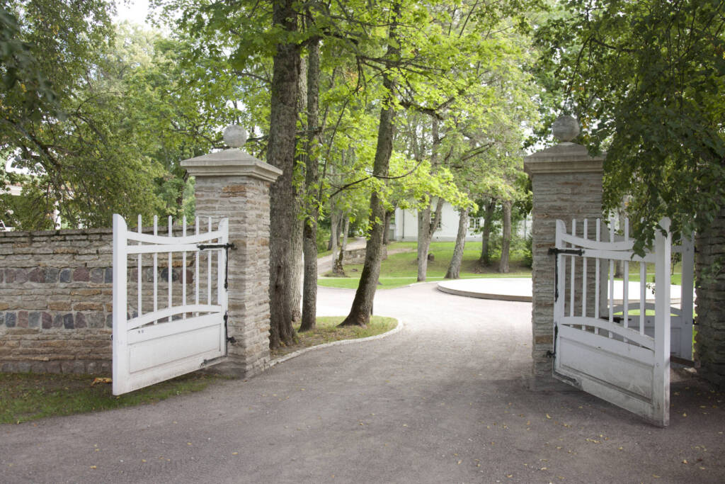 Why Choose Accoya Wood for Your Electric Gate